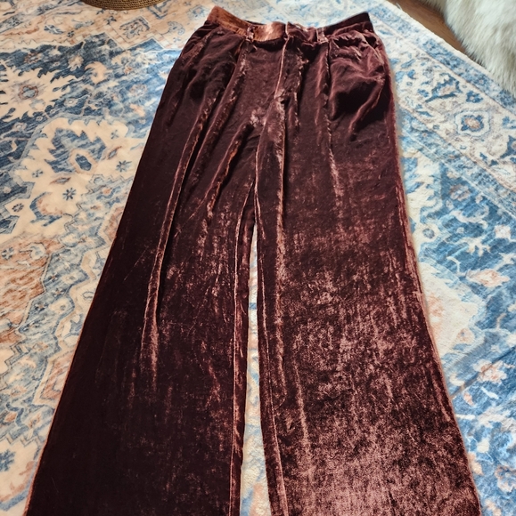 Reformation Wes Velvet Pant - Picture 2 of 6